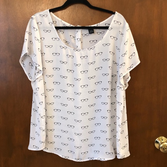torrid Tops - Torrid button up the back blouse